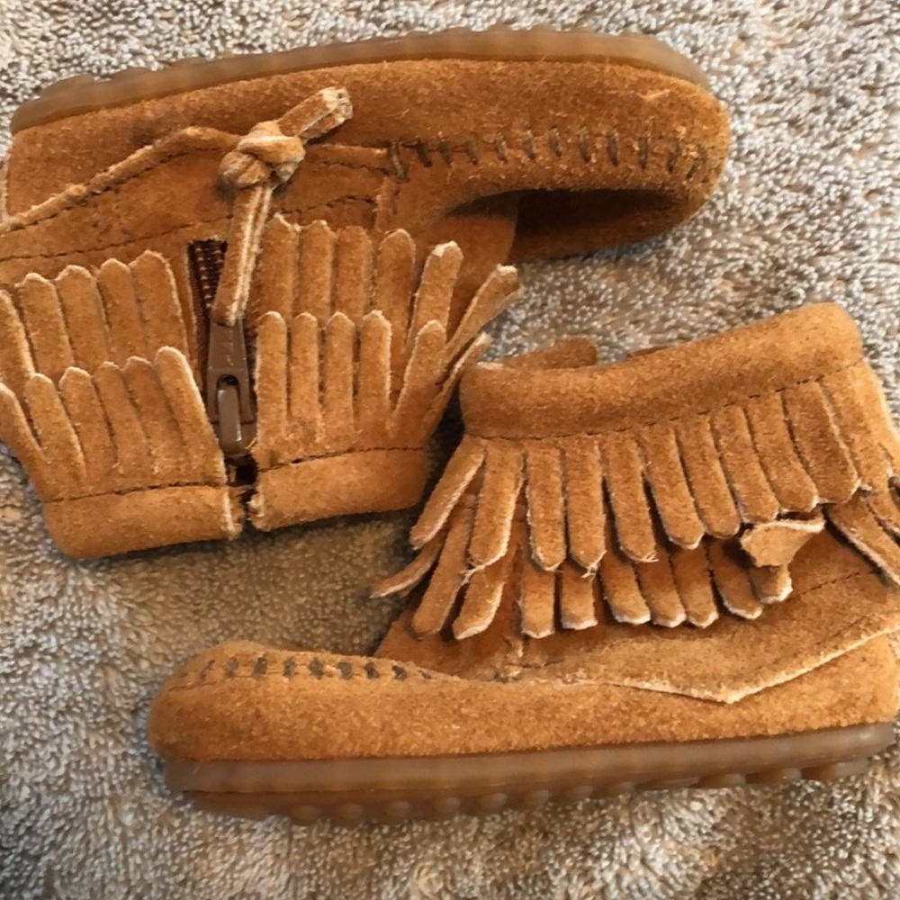 Minnetonka Child Double Fringe Size Zip Boot Size3